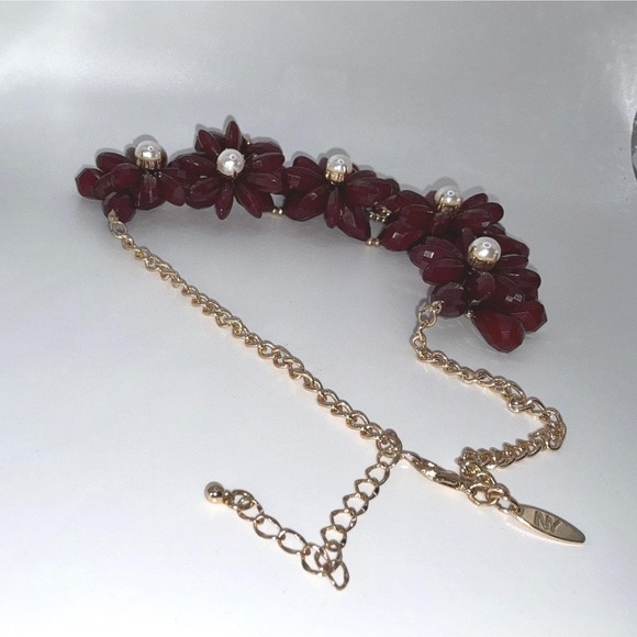 NY Red Floral Statement Necklace Pearl Centers 18" + 3" Ext Bold Bib‎ - Picture 2 of 4